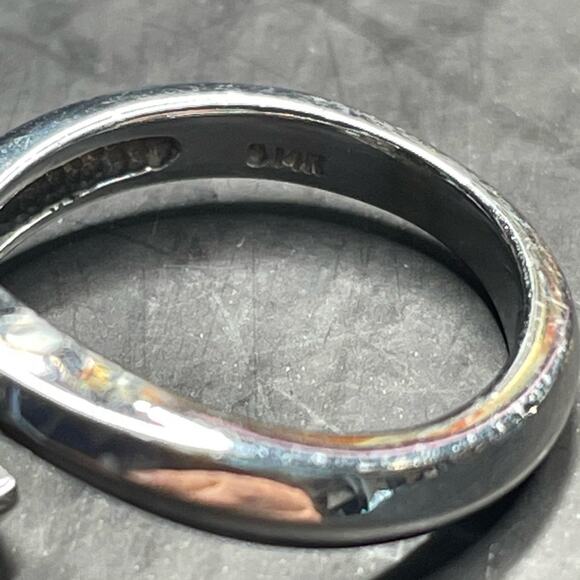 14k White Gold and Diamond Solitaire Marquise Ring - Picture 5 of 5